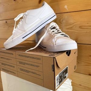 NIKE Women's Court Legacy Sneaker Size 9